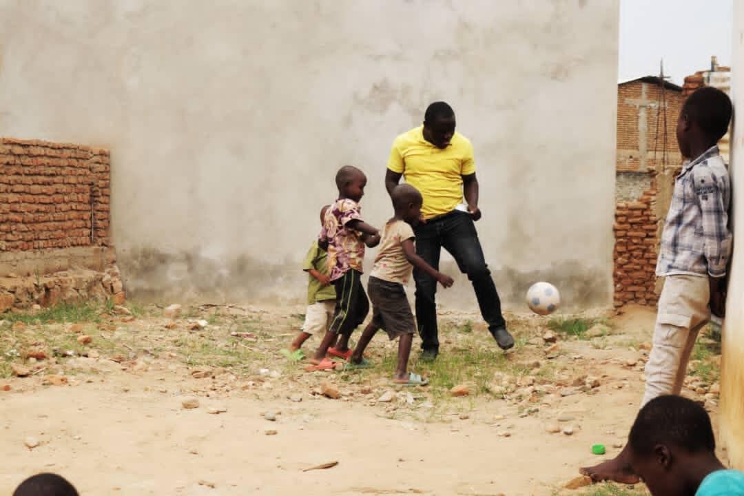 children playing with Boneko children playing with Boneko